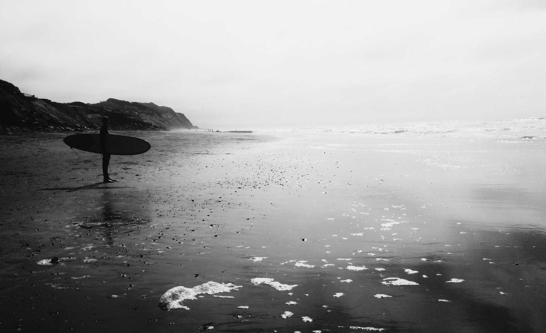 老微信号码批发：短信如何让企业更好地处理市场风险？